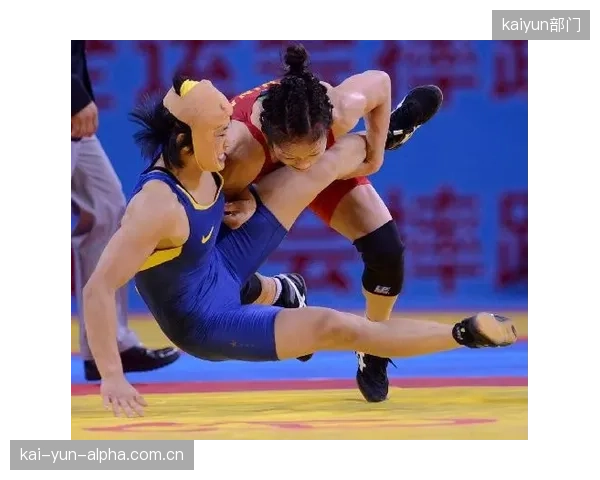 中国女子自由式车队展现集团优势，多人晋级正赛。